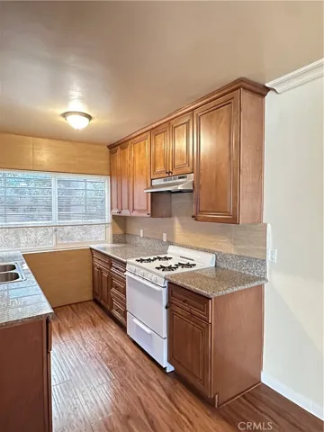 918 E Acacia, Glendale, California 91205 — photo 5