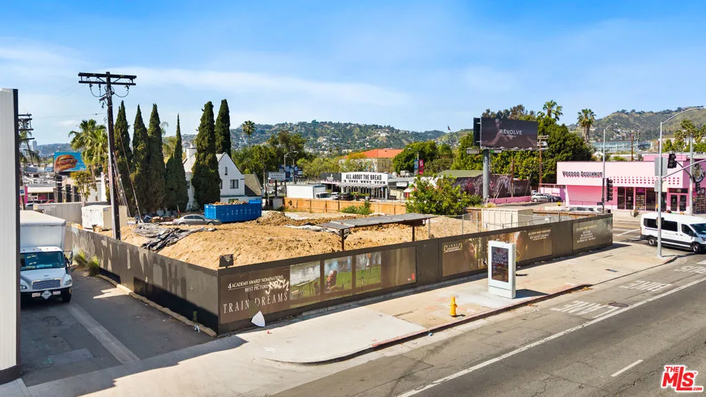 7100 - 7110 Melrose Ave