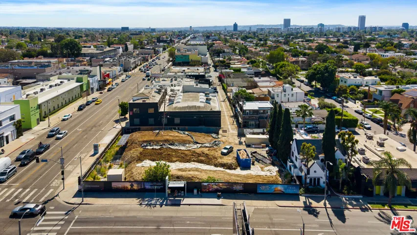 7100 - 7110 Melrose Avenue, Los Angeles, California 90046 — photo 4