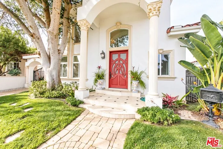2339 S Holt Avenue, Los Angeles, California 90034 — photo 4