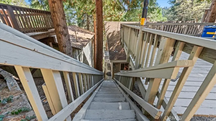 613 E Victoria Court, Lake Arrowhead, California 92352 — photo 4