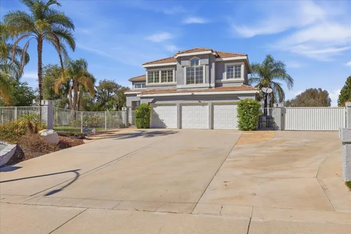 901 Clearwood Avenue, Riverside, California 92506 — photo 5