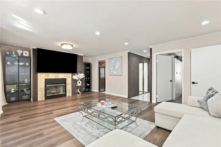 330 Burchett 206, Glendale, California 91203 — photo 5