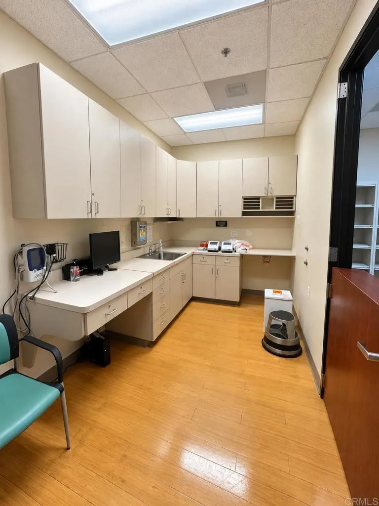 890 Eastlake Pkwy #200