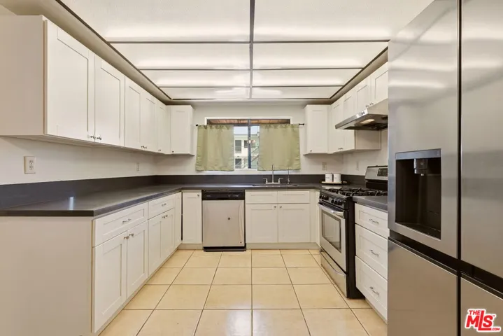 14120 Yukon Avenue 8, Hawthorne, California 90250 — photo 5