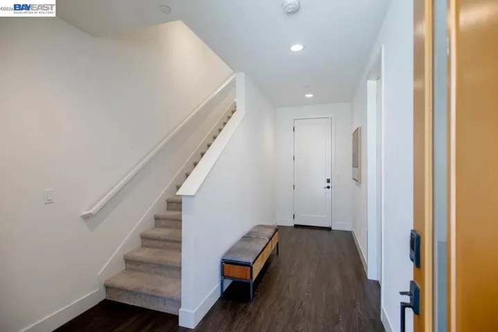 2042 Halo Ln, Alameda, California 94501 — photo 5