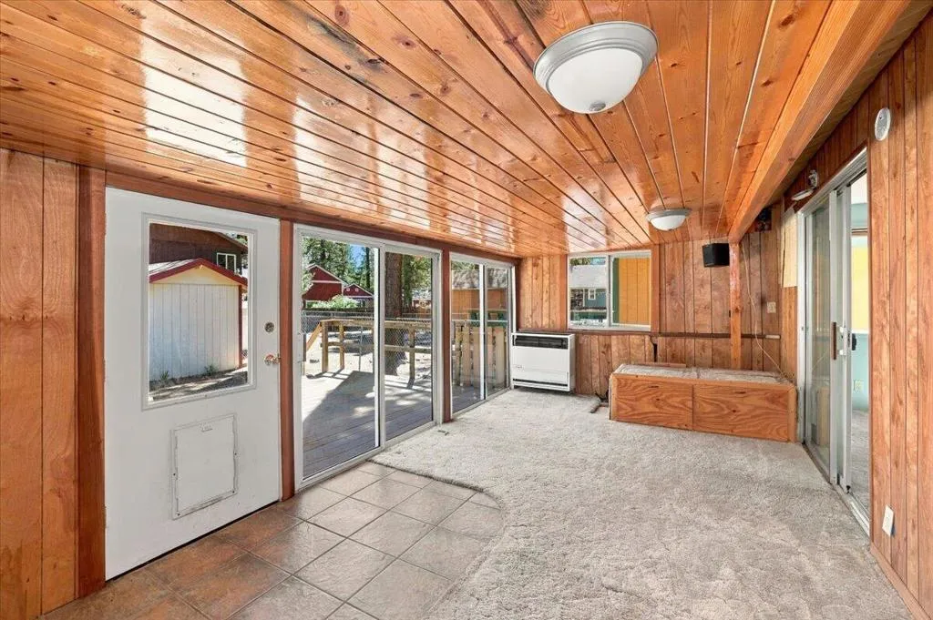 21-Interior Living Area