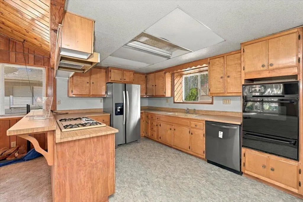 17-Kitchen