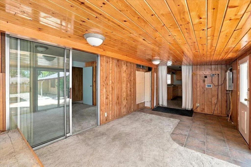 23-Interior Living Area