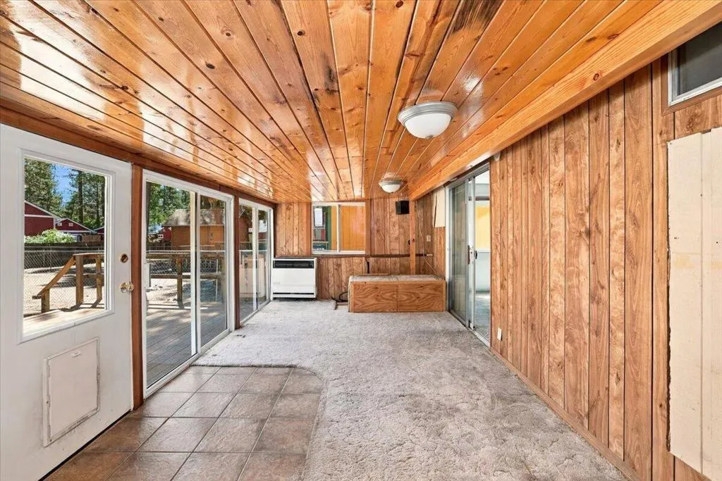 04-Interior Living Area