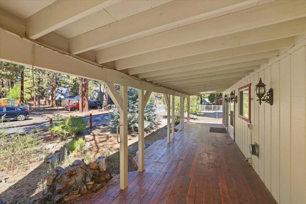 09-Front Porch