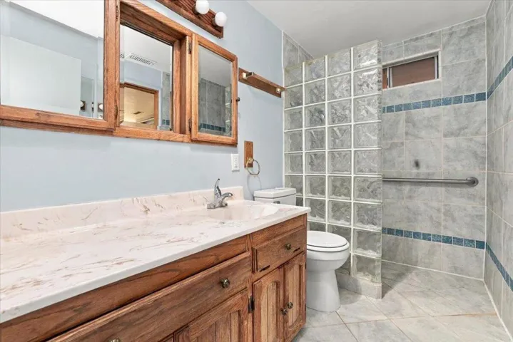28-Bathroom