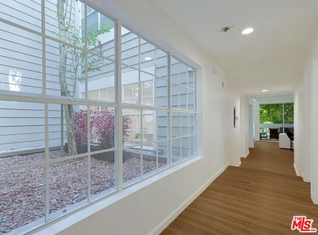 4346 Redwood Avenue A101, Marina Del Rey, California 90292 — photo 5