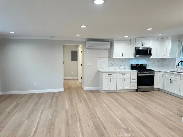 7321 Darby, Reseda, California 91335 — photo 5