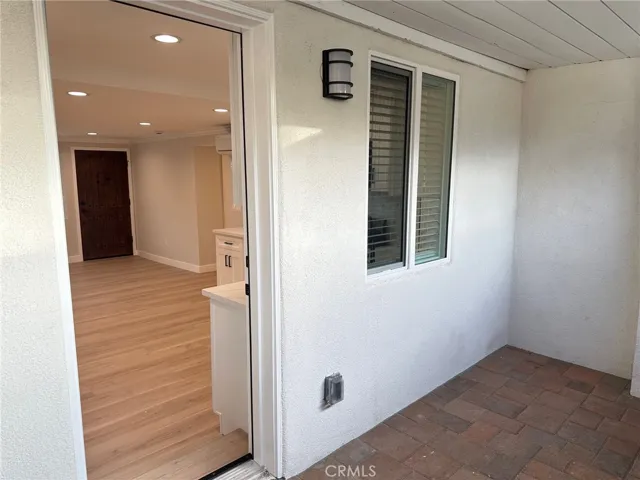 7321 Darby, Reseda, California 91335 — photo 4
