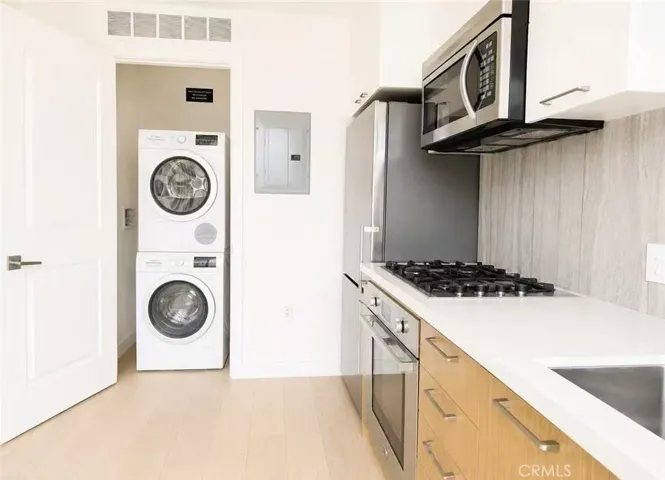 400 S Broadway, Los Angeles, California 90013 — photo 4