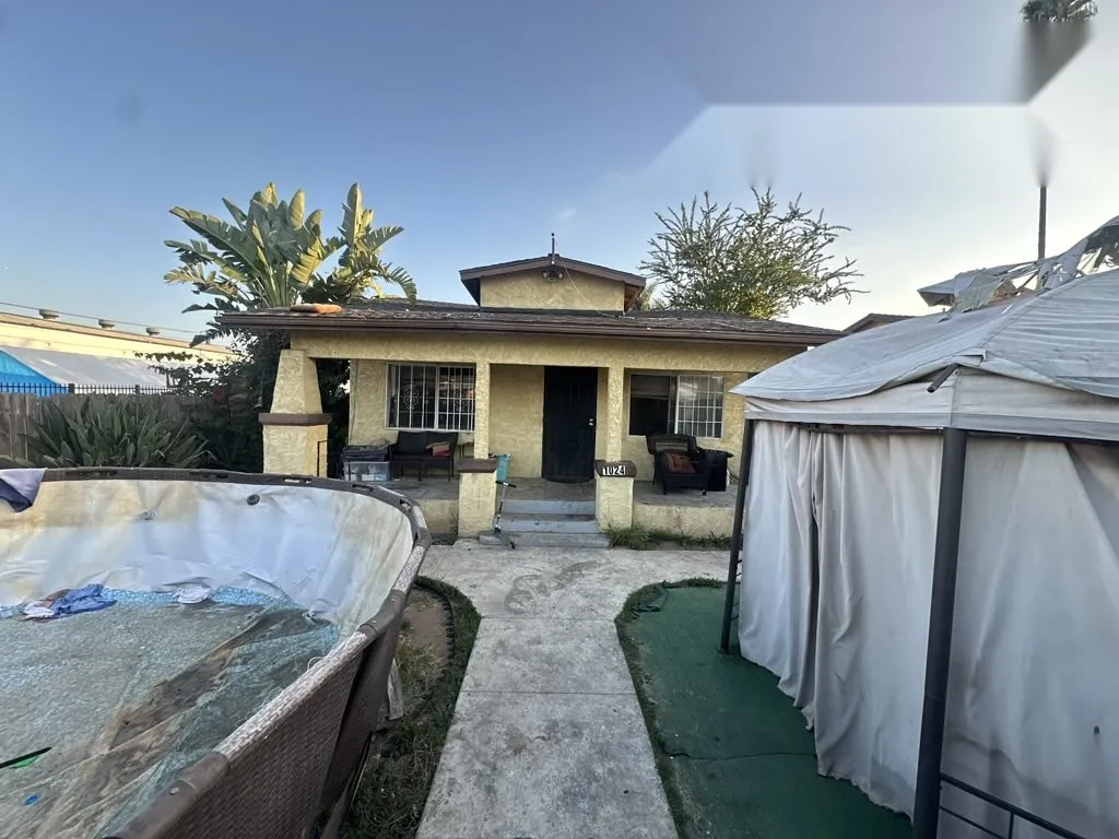 1024 W 88th
