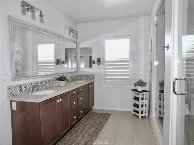 Primary Ensuite Bath    Walk-in Shower