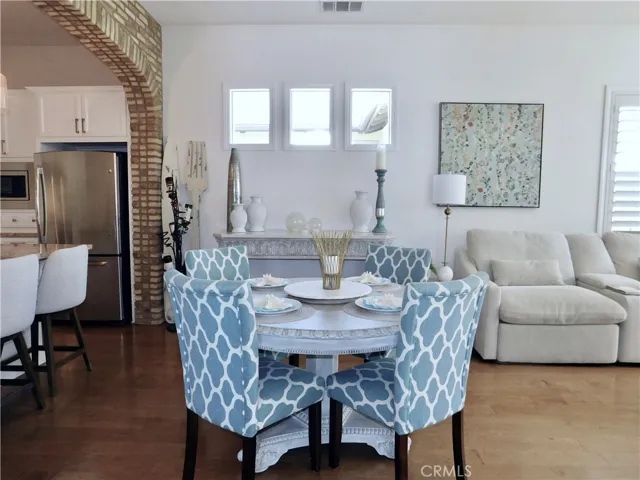Entry to Dining Area