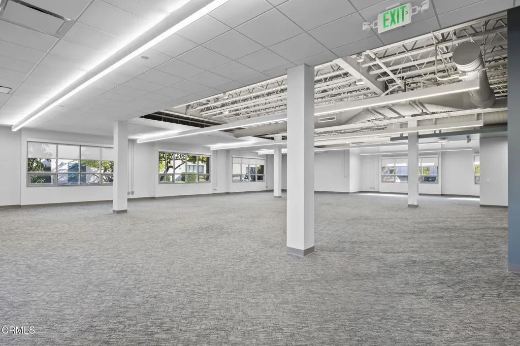 18-web-or-mls-UpmarketMedia-6398Cin-LOW 18-web-or-mls-UpmarketMedia-6398Cin-LOW