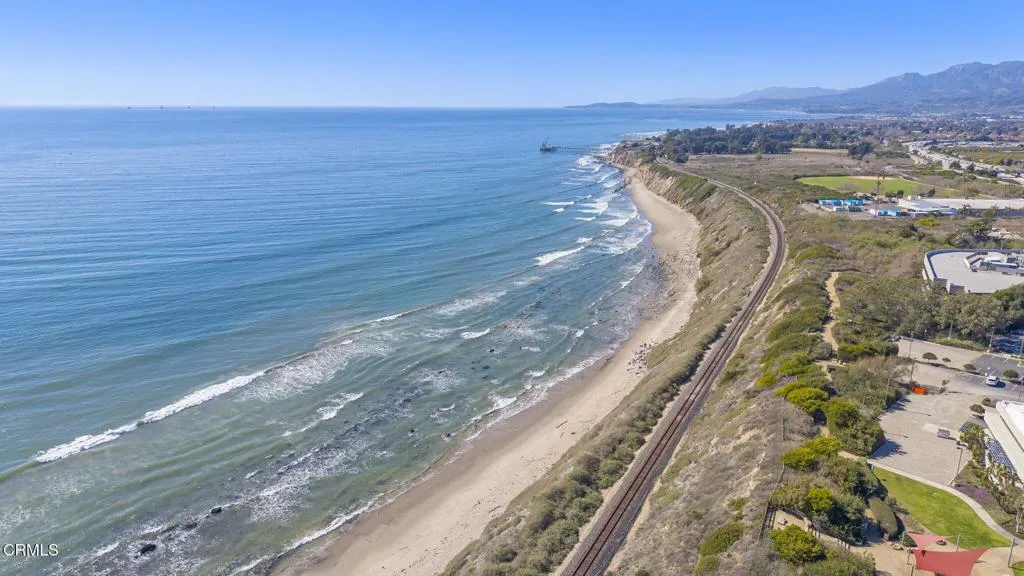 64-web-or-mls-UpmarketMedia-6398Cin-LOW 64-web-or-mls-UpmarketMedia-6398Cin-LOW