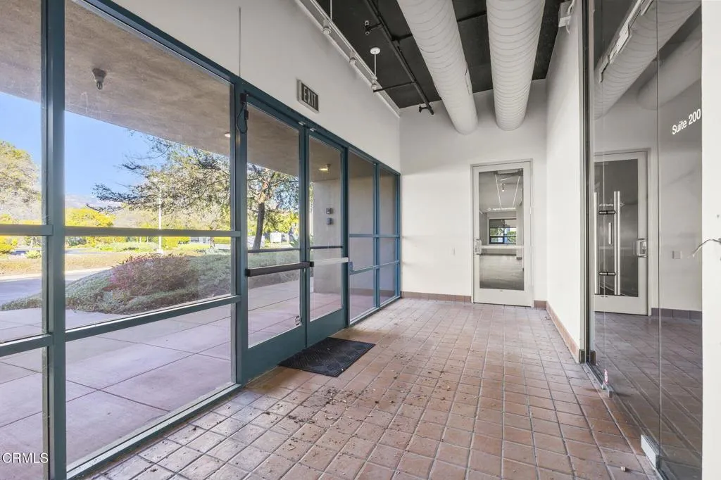 2-web-or-mls-UpmarketMedia-6398Cin-LOW-1 2-web-or-mls-UpmarketMedia-6398Cin-LOW-1