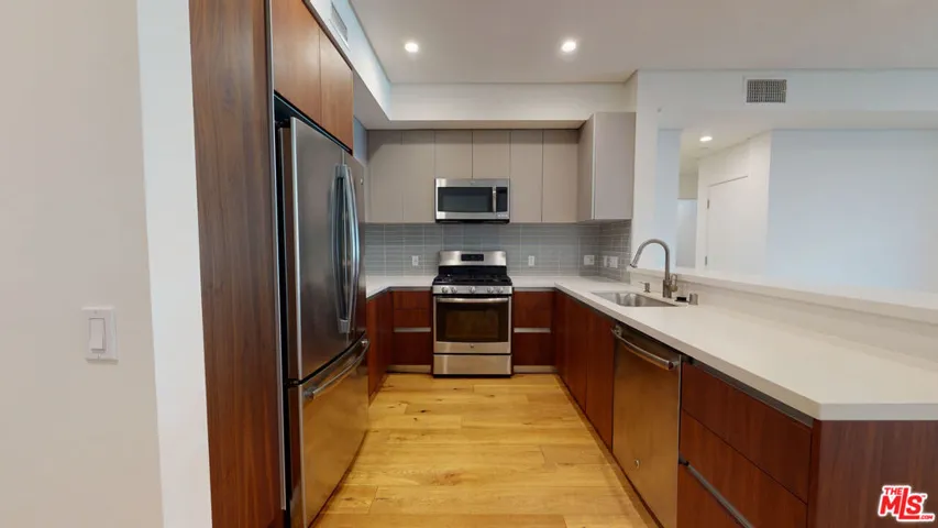 938 S Orange Grove Avenue 202, Los Angeles, California 90036 — photo 4