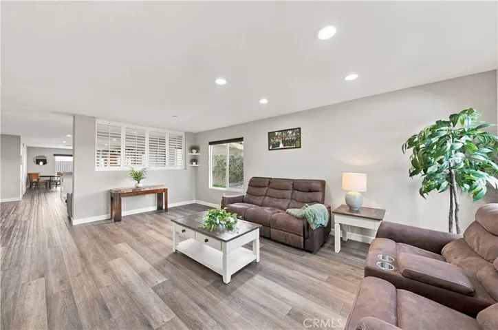 28228 Alton, Castaic, California 91384 — photo 4