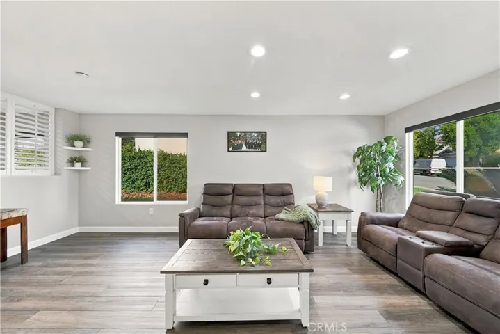 28228 Alton, Castaic, California 91384 — photo 5