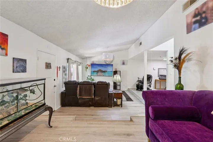 10161 Larwin Avenue 3, Chatsworth, California 91311 — photo 5