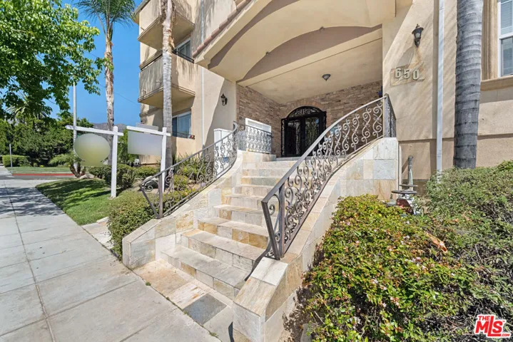 650 E Palm Avenue 302, Burbank, California 91501 — photo 4