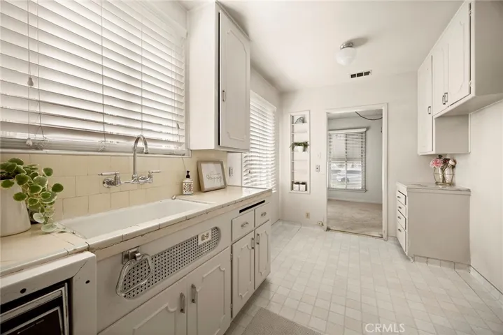 22022 S Mchelen, Long Beach, California 90810 — photo 4