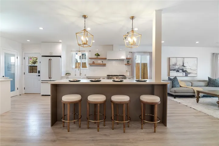 2826 N Keystone, Burbank, California 91504 — photo 5