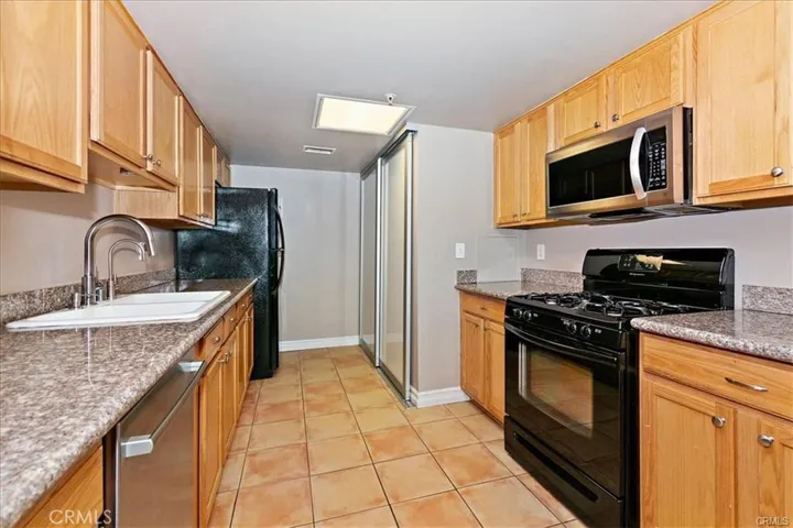 11124 Burbank Boulevard 310, North Hollywood, California 91601 — photo 4