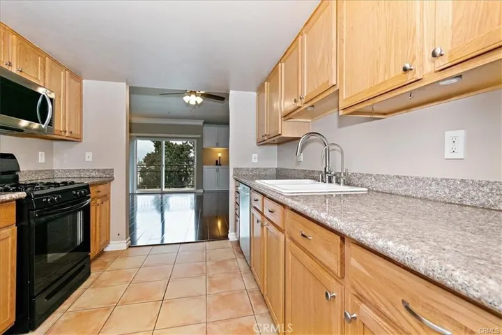 11124 Burbank Boulevard 310, North Hollywood, California 91601 — photo 5