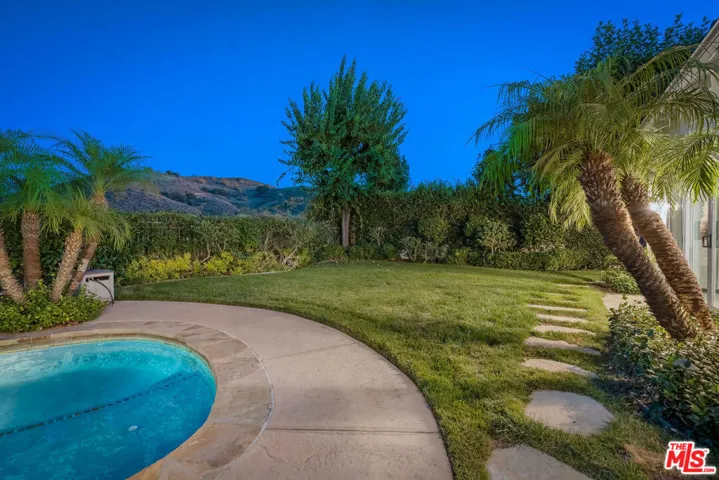 4110 Prado De Los Zorros, Calabasas, California 91302 — photo 5