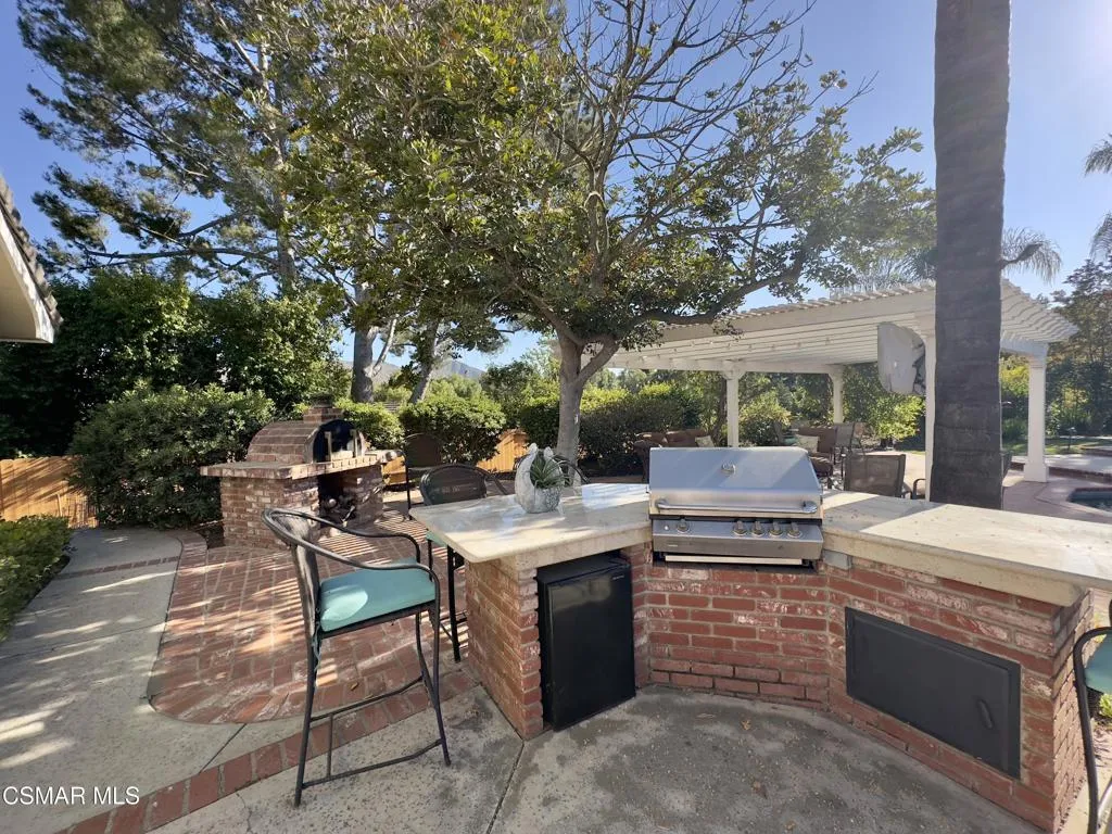 BBQ and Pizza oven