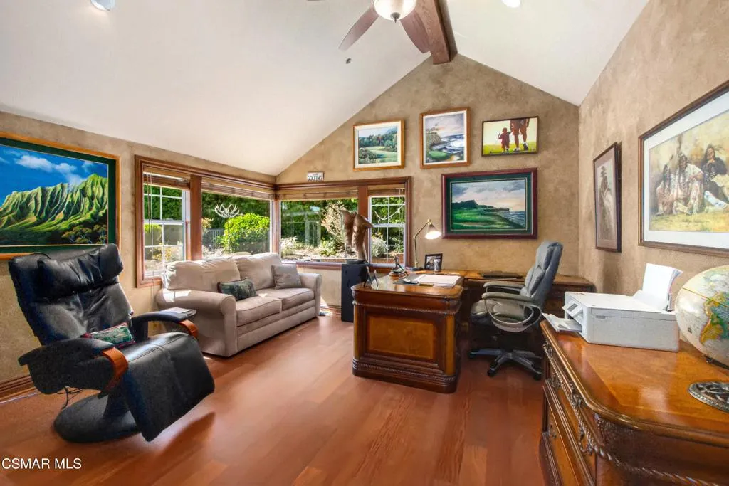 bedroom/office