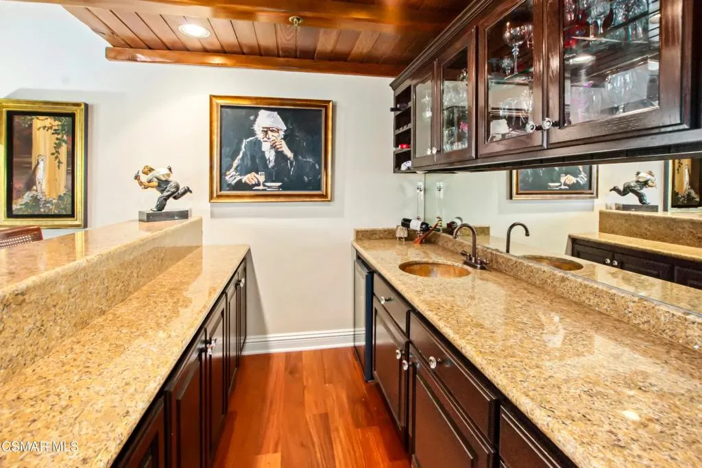 Wet bar