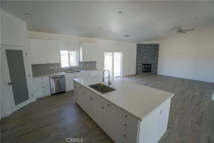 19590 Red Feather Road, Apple Valley, California 92307 — photo 4