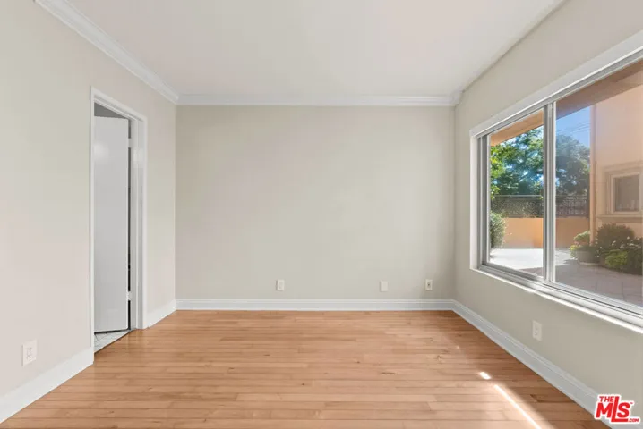 1000 S Westgate Avenue 210, Los Angeles, California 90049 — photo 4