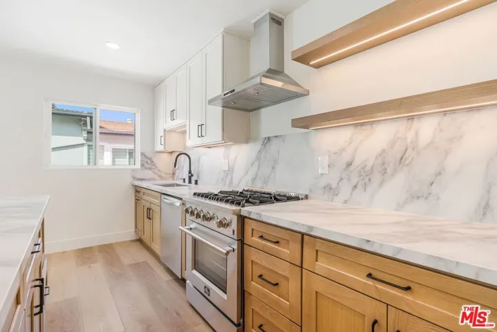 7968 Norton Avenue 2, West Hollywood, California 90046 — photo 4