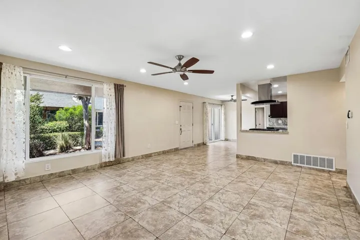 559 Oakdale 3, El Cajon, California 92021 — photo 4