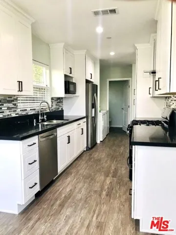 8620 Melvil Street 1, Los Angeles, California 90034 — photo 4