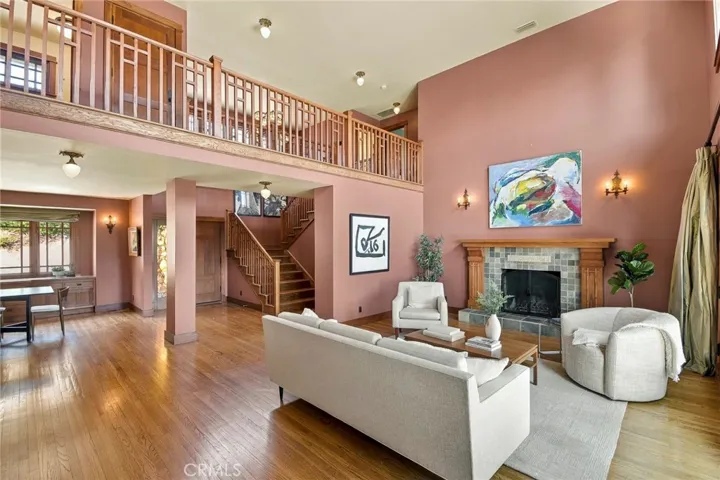 4036 Robin Hill, La Canada Flintridge, California 91011 — photo 5