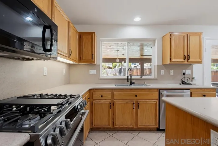 2980 Oakstone Creek Pl, Escondido, California 92027 — photo 5