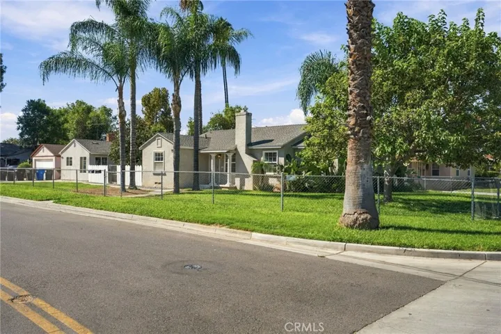 6815 Barcelona, Riverside, California 92504 — photo 5
