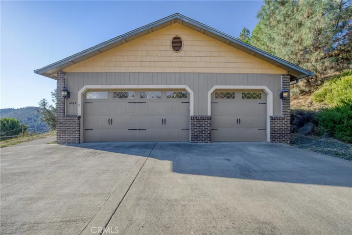 another view of garage