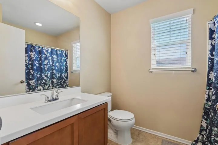 2nd Floor Full Bathroom