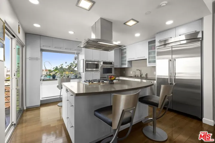 907 Lincoln Boulevard Ph 302, Santa Monica, California 90403 — photo 4